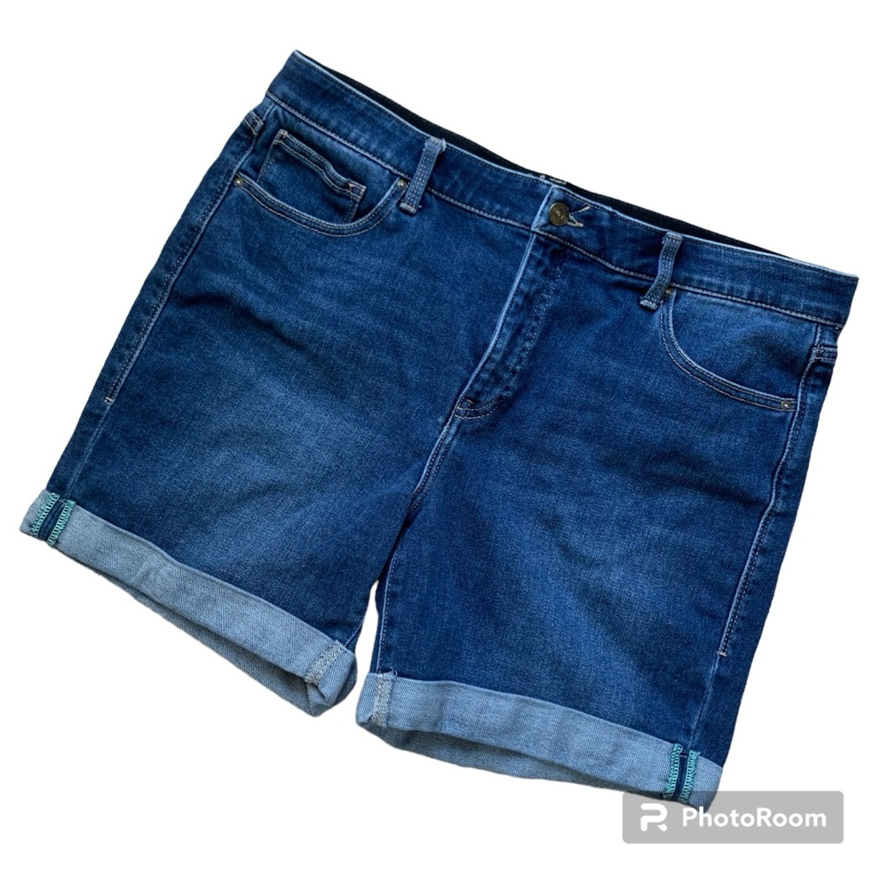 LulaRoe Boyfriend Denim Shorts - size 32